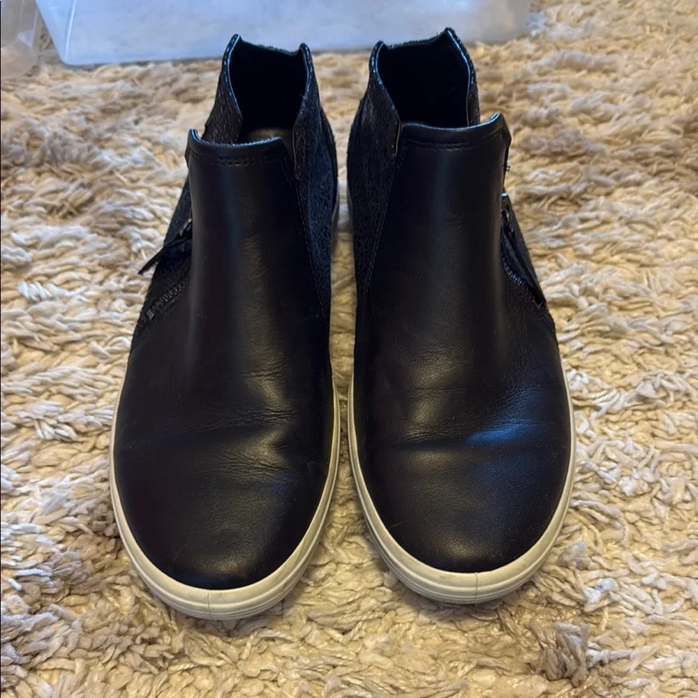 Ecco Black Athletic Shoes